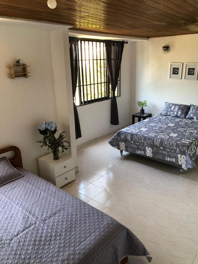 Habitaciones Independientes Cerca Al Aeropuerto 1 Картахена Экстерьер фото