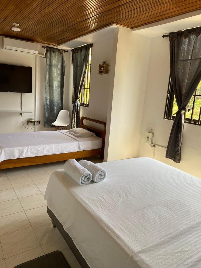 Habitaciones Independientes Cerca Al Aeropuerto 1 Картахена Экстерьер фото